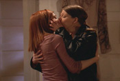 Willow and Tara finally kisses!